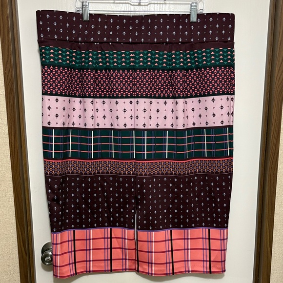 Eloquii Patchwork Print Pencil Bodycon Skirt Size 22 Pink Burgundy Plus Size - Picture 2 of 13